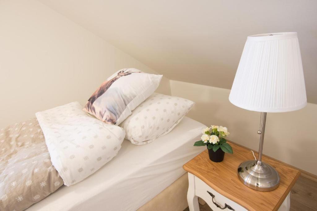 Guesthouse Grund Grindavik Bagian luar foto