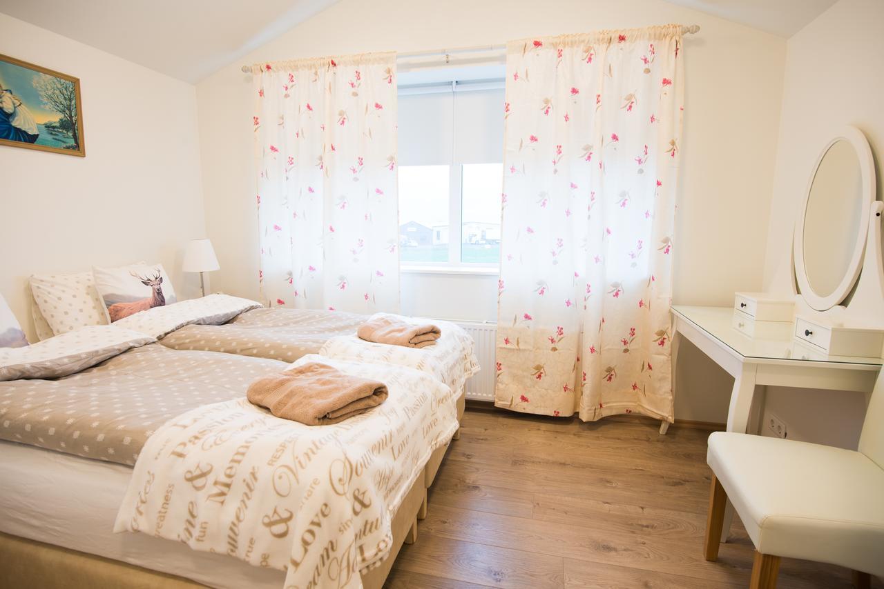 Guesthouse Grund Grindavik Bagian luar foto