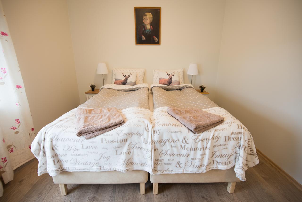 Guesthouse Grund Grindavik Bagian luar foto