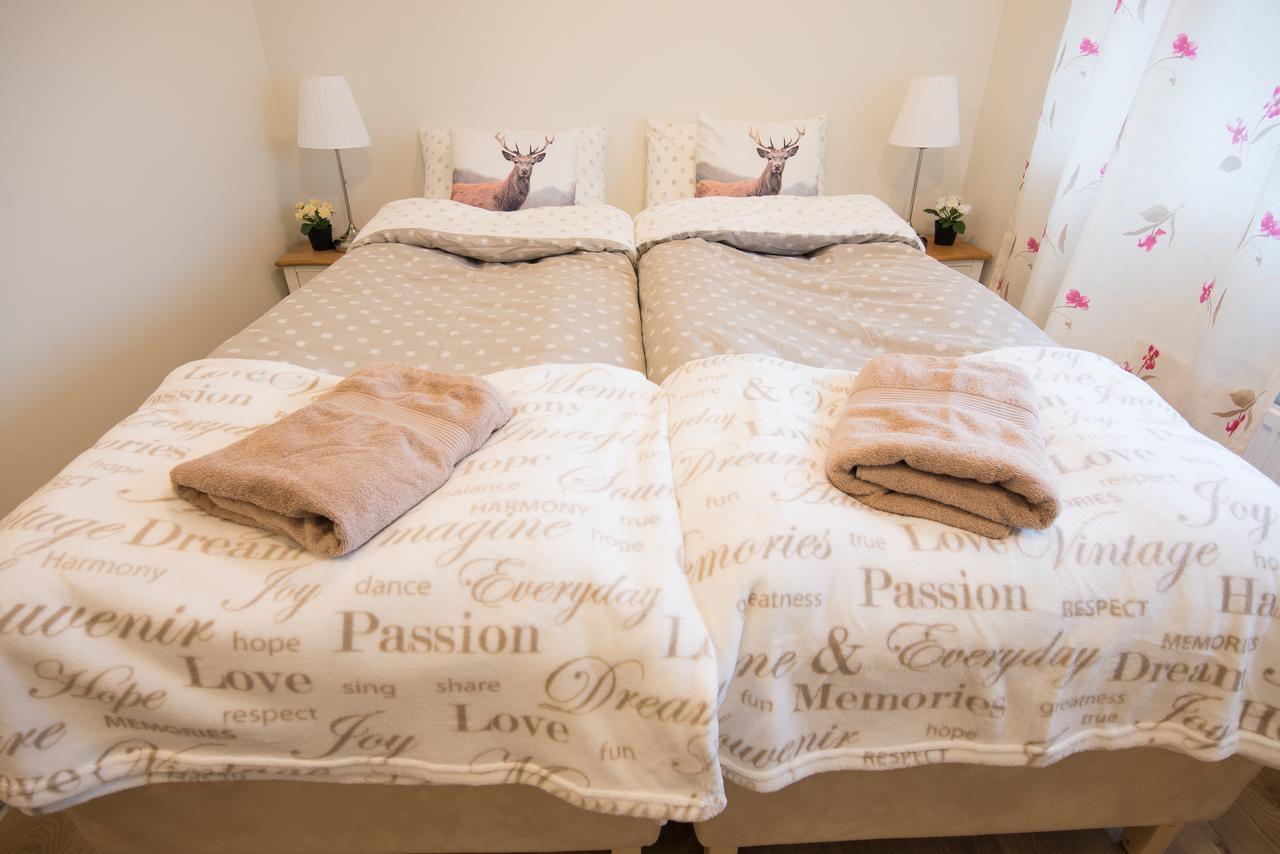Guesthouse Grund Grindavik Bagian luar foto
