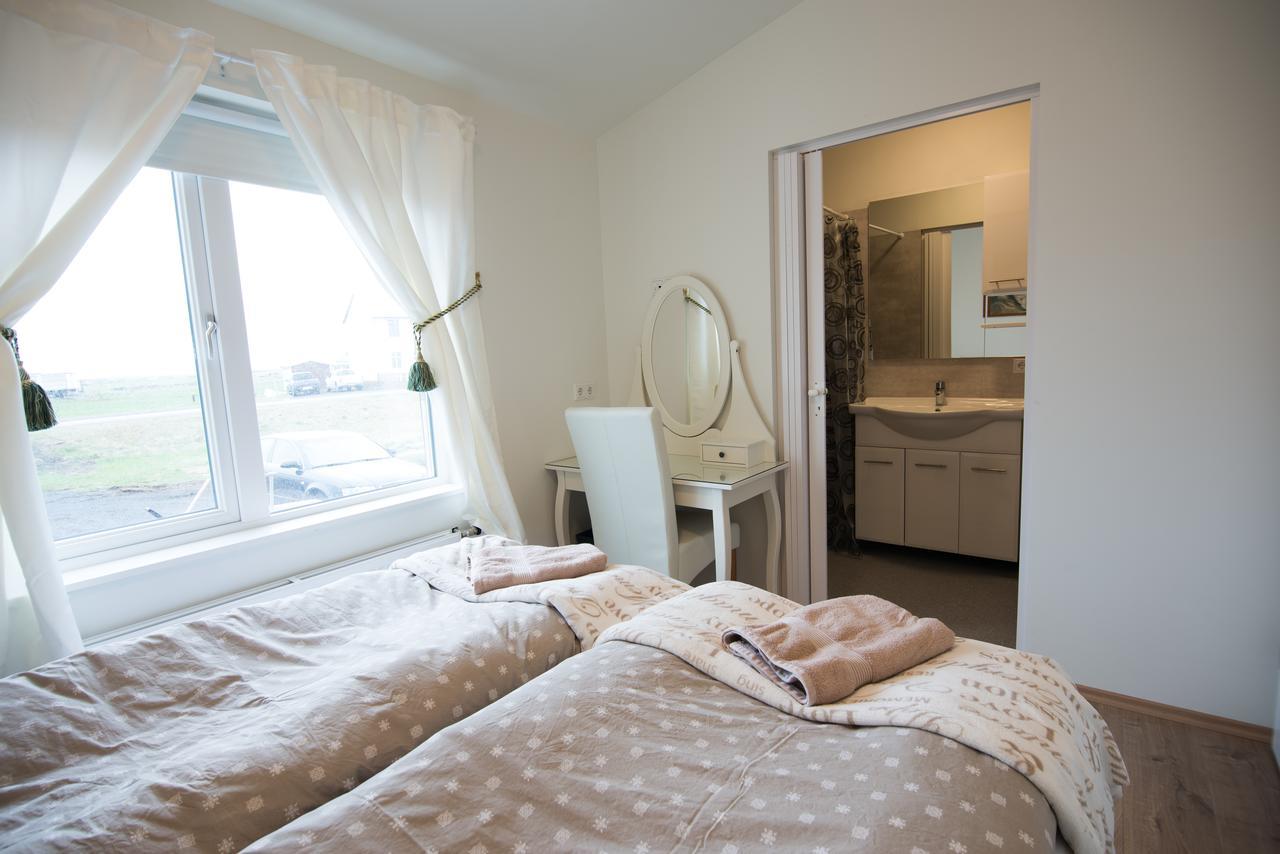 Guesthouse Grund Grindavik Bagian luar foto