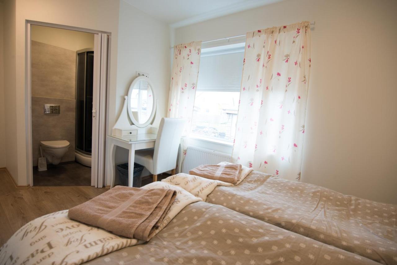 Guesthouse Grund Grindavik Bagian luar foto
